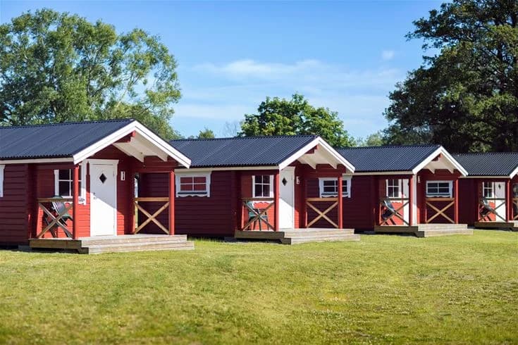 Ställplats vid Fyrishov i Uppsala! Nära city & äventyrsbad. El, service, året runt. Perfekt för husbil/husvagn. Boka din aktiva vistelse i Uppsala!