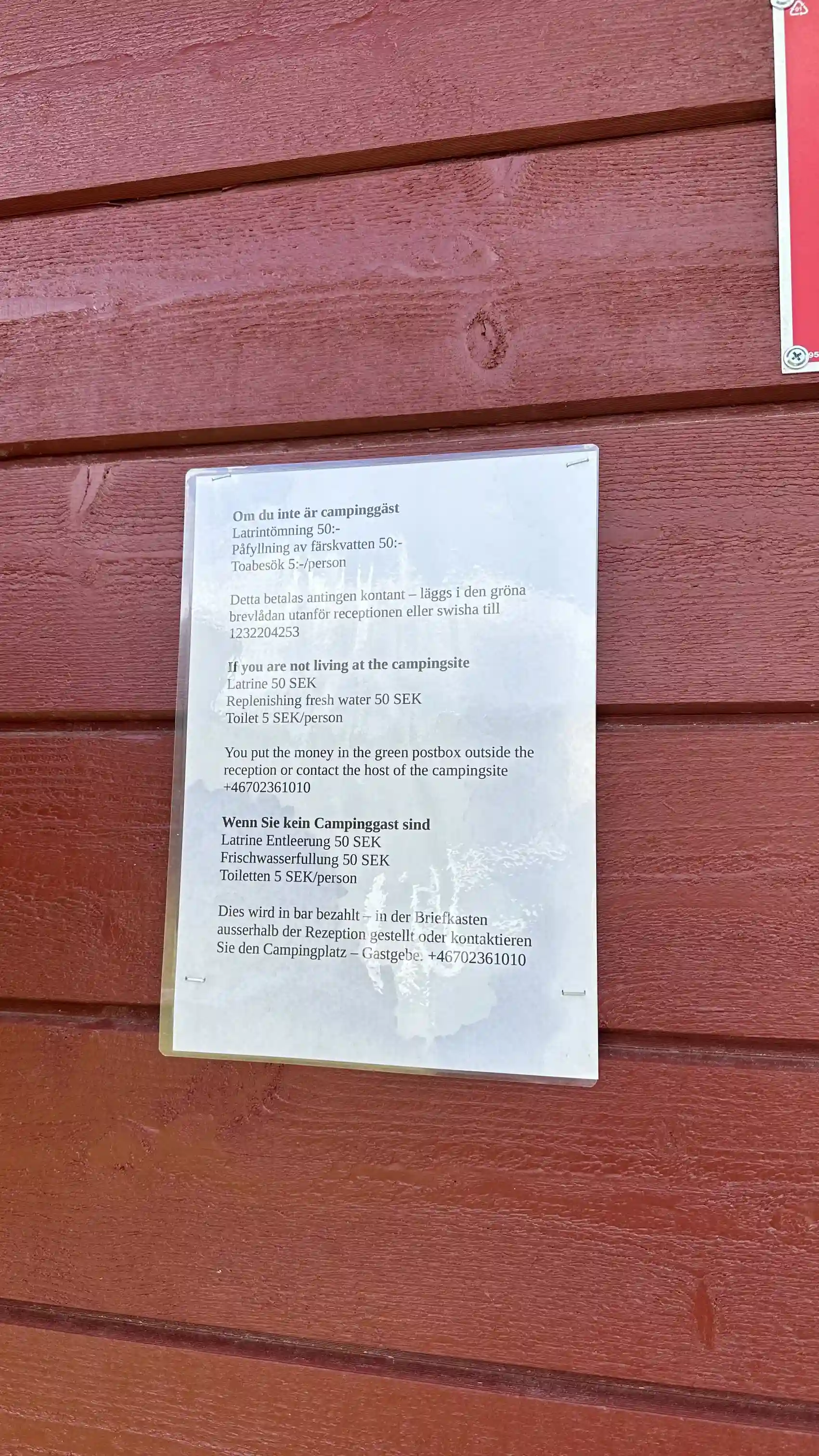 Hitta din naturnära ställplats på Hoks Naturcamping i Småland! Nära Jönköping & Hooks Herrgård. El, dusch, fiske, golf & familjär atmosfär.