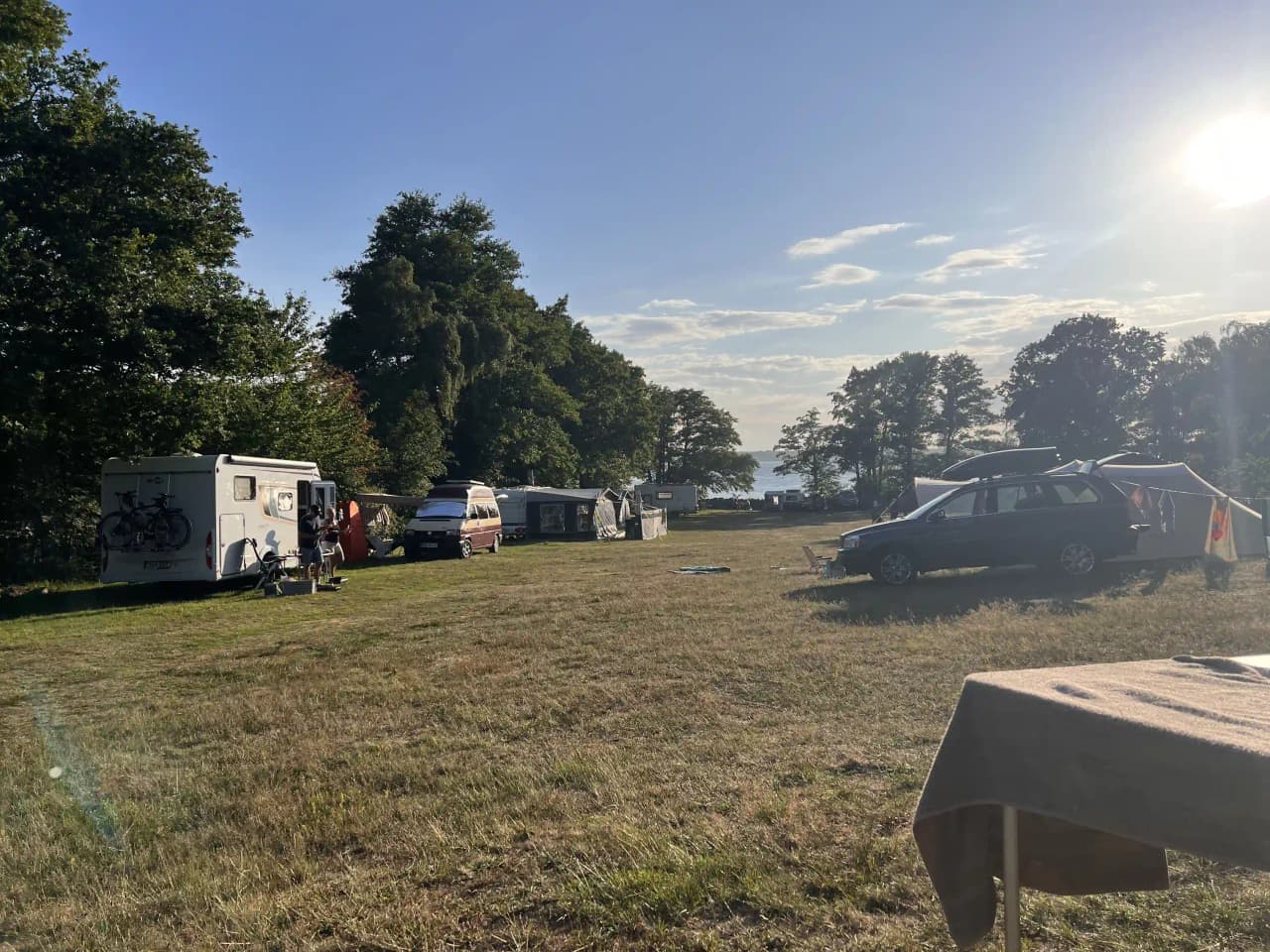 Upptäck Stenbräckagården Hägnan, din naturnära ställplats på Tjurkö i Karlskrona skärgård. Havsbad, fiske & service för husbil/husvagn. Boka nu!