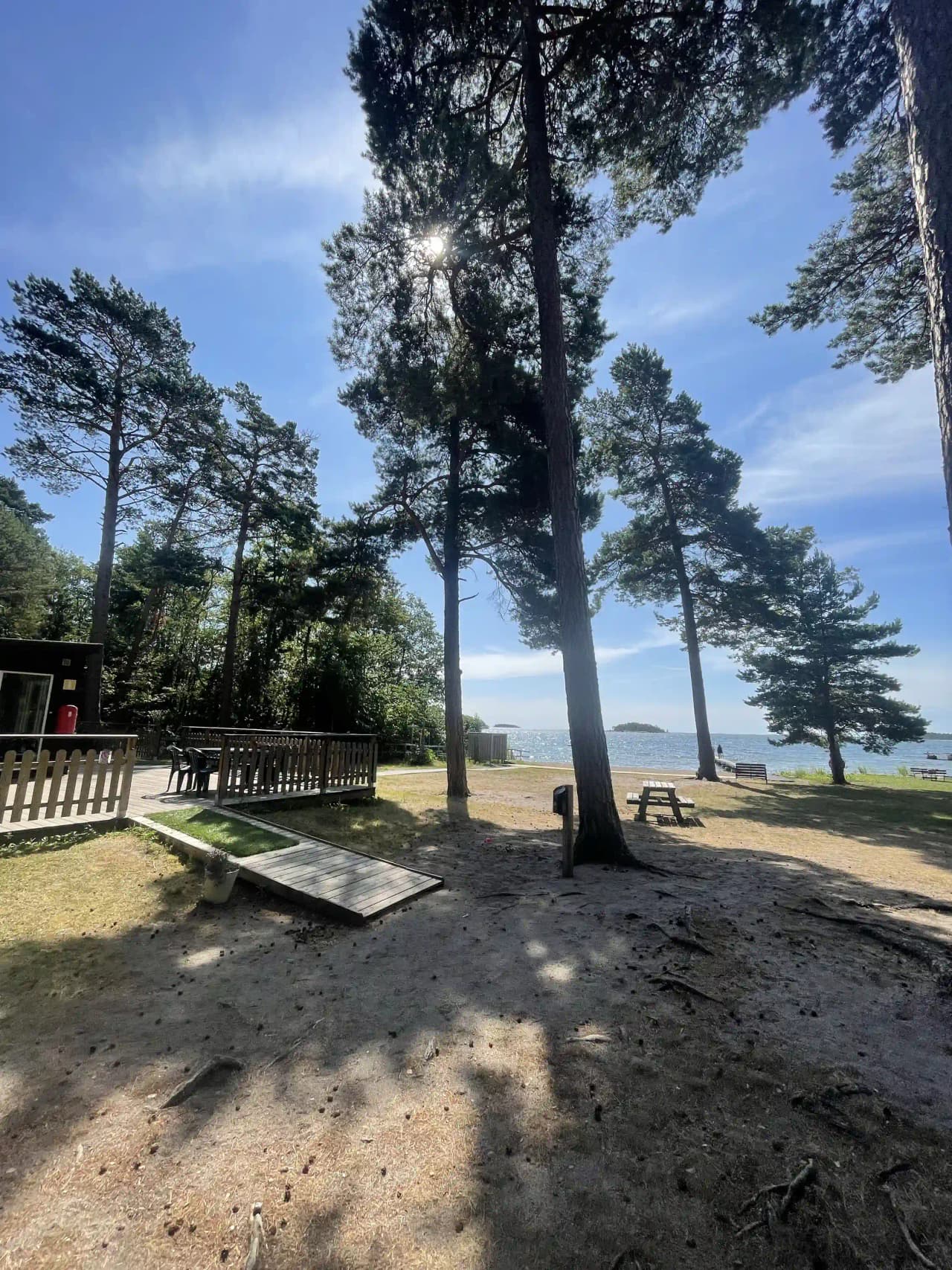 Upptäck Jogersö Eco Campings ställplatser i Oxelösund! Naturnära boende vid Sörmlands största havsbad med el, dusch & massor av aktiviteter. Boka nu!