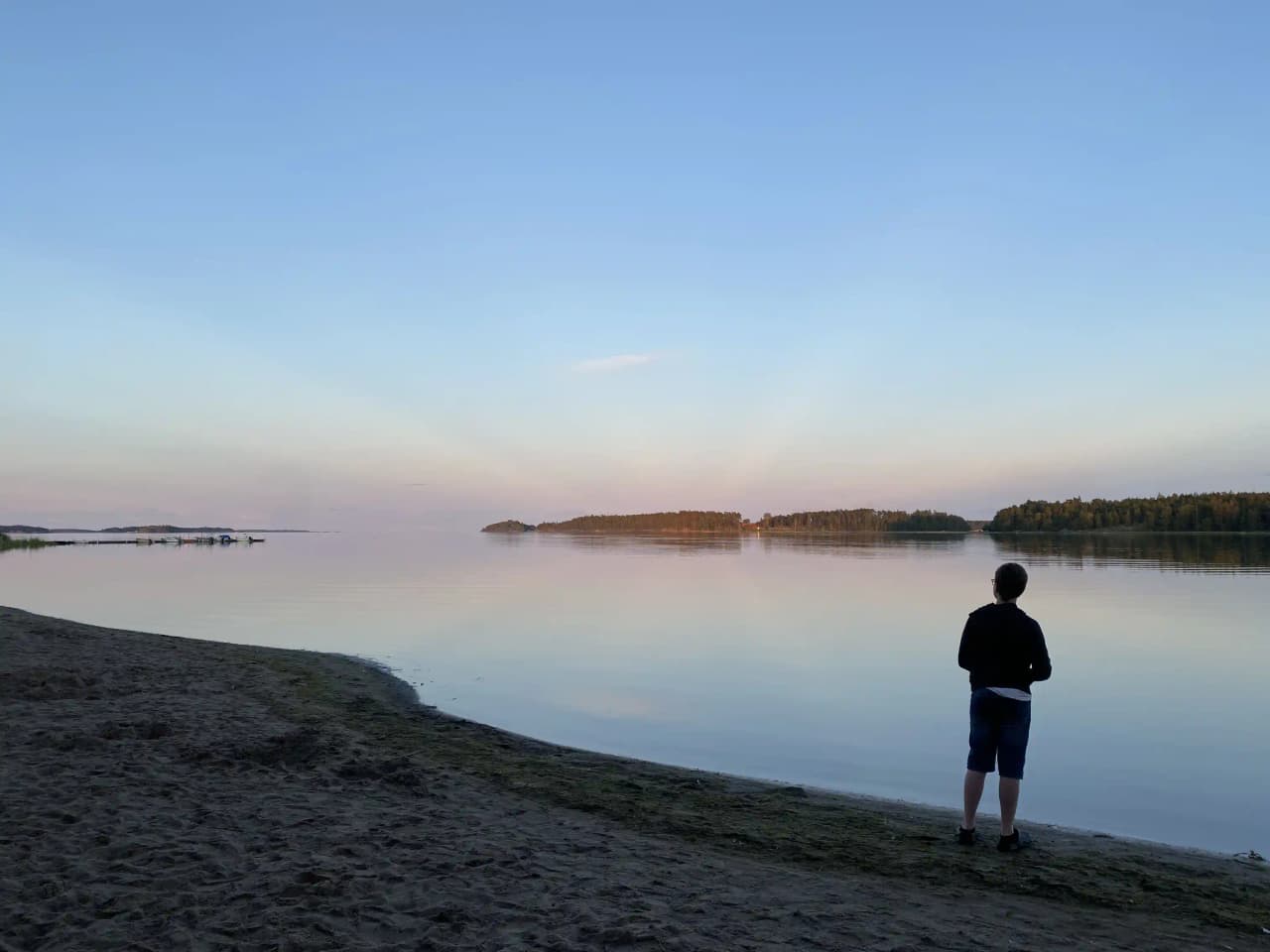 Upptäck Strandstuvikens Havsbad & Camping! Året runt-öppna ställplatser vid havet nära Nyköping. Full service, restaurang, aktiviteter & natur.