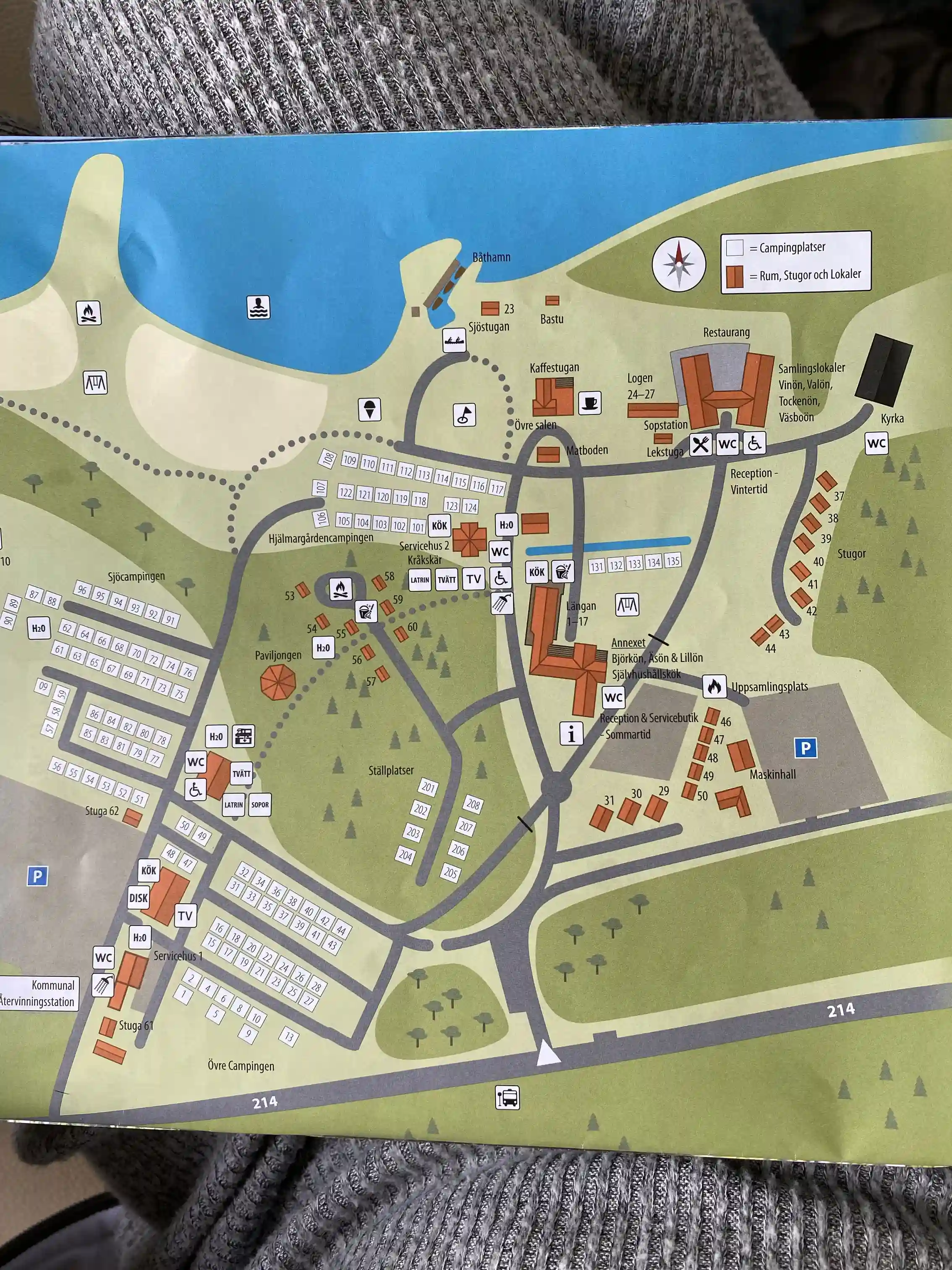 Hitta din perfekta ställplats vid Hjälmaren! Hjälmargården & Läppe Camping erbjuder husbilsplatser med el, service, bad, fiske & aktiviteter. Öppet året runt.