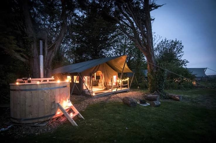 Upptäck Norje Boke Camping – förstklassiga ställplatser för husbil vid havet i Blekinge. Familjevänligt, hundvänligt, massor av aktiviteter. Boka din plats!