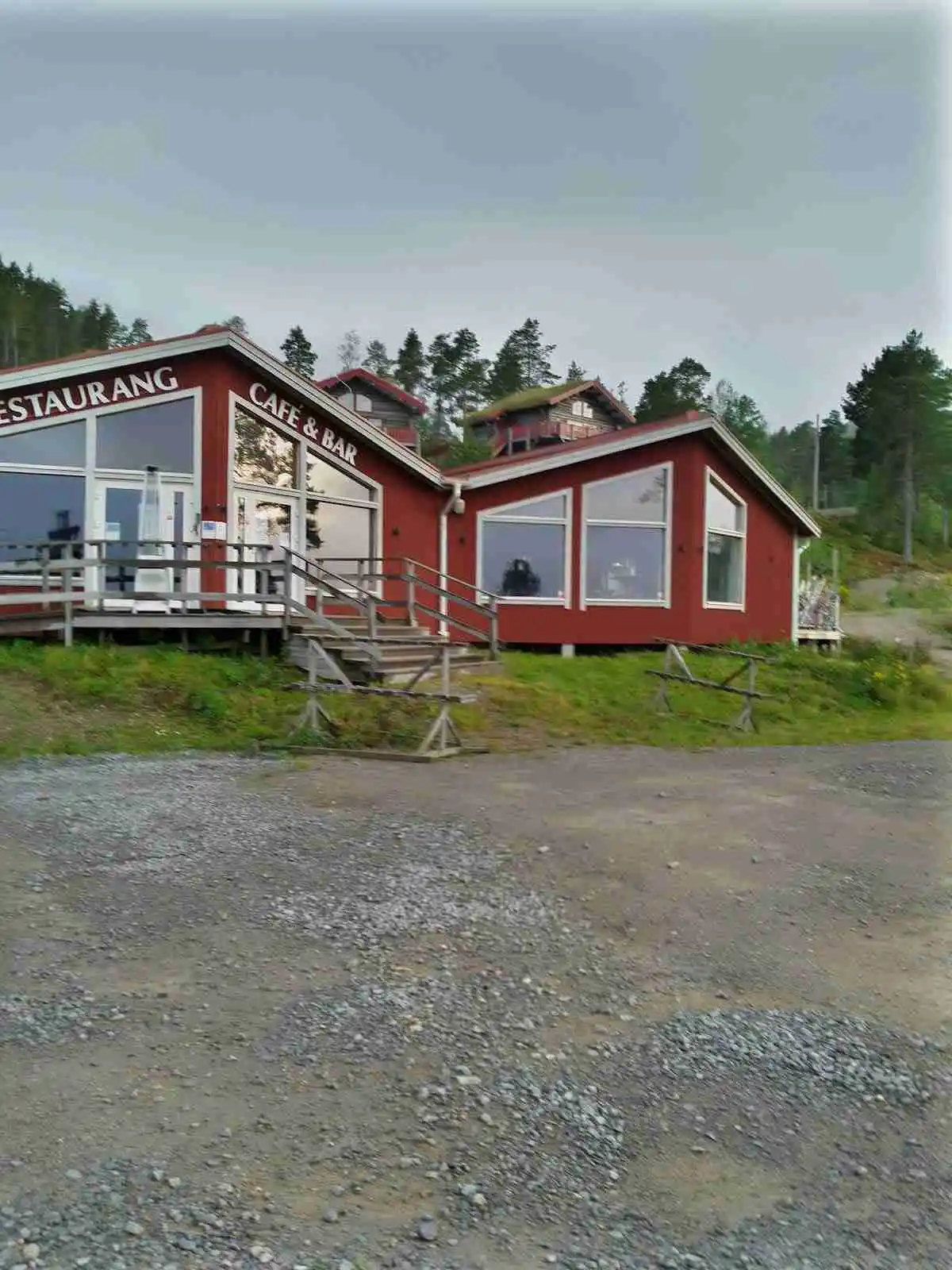 Upplev Järvsö Bergscamping – ställplatser med magisk utsikt, bike/ski-in/out & toppservice. Öppet året runt för husbil/husvagn nära Järvsö centrum.