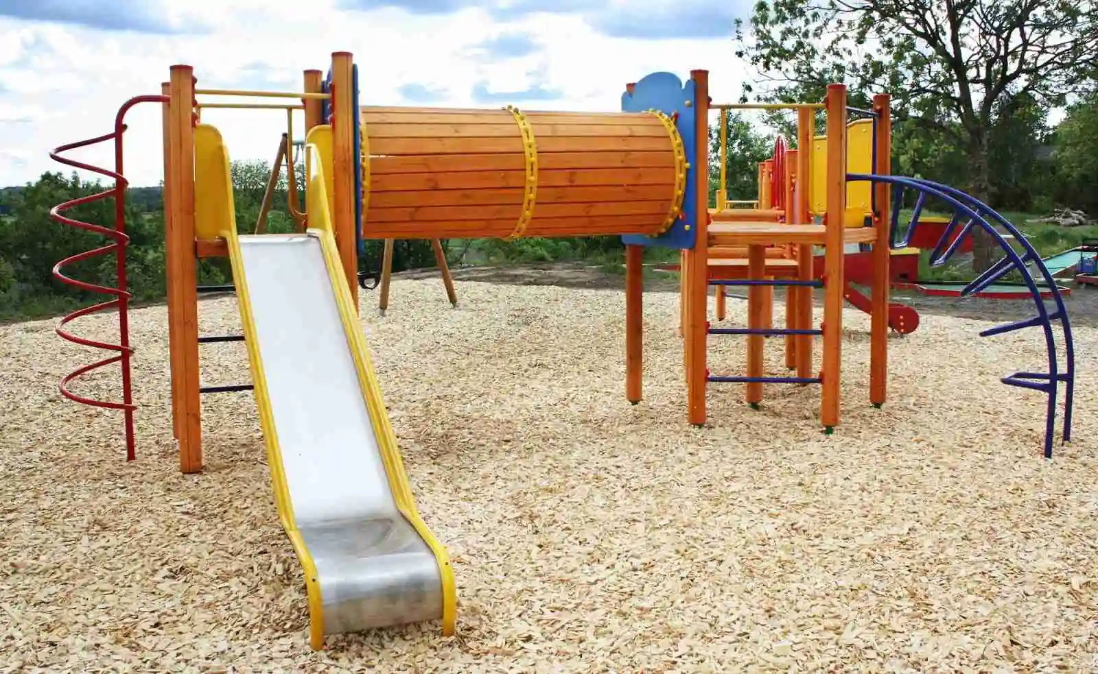 Unik ställplats på Stråvalla Camping i Halland! Boka husbilsplats med privat dusch/WC. Nära hav, pool & service. Perfekt för familj & senior. Boka nu!