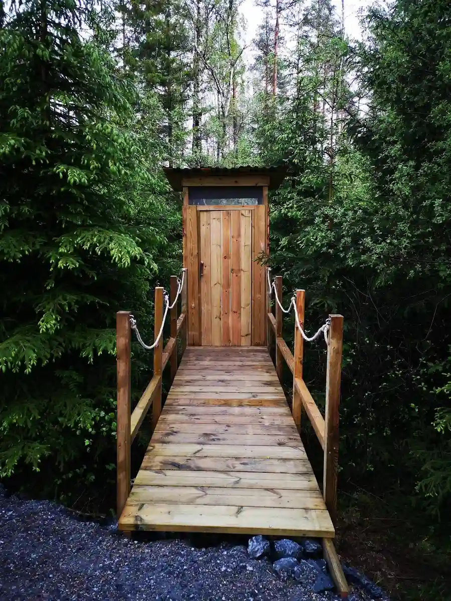 Upptäck Viking Republic Nature Camp i Bullaren (Hålan/Flötemarken)! Naturnära ställplats & camping vid Kornsjön. Perfekt för kanot, fiske, vandring. Boka ditt äventyr!