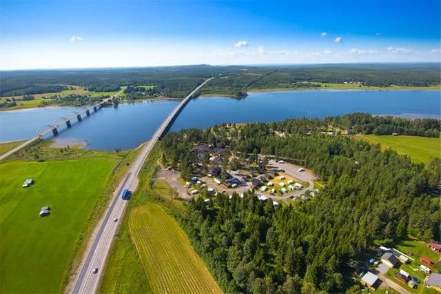 Ställplats Örnvik i Luleå för husbil/husvagn. El, servicehus, restaurang, bar, jacuzzi & WiFi. Nära city & natur. Boka din bekväma plats idag!