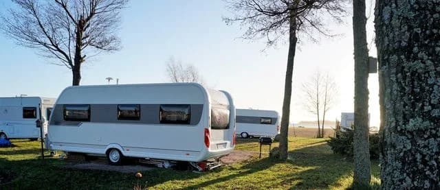 Hitta din ställplats vid havet på Horns Skärgårdscamping nära Nyköping/Trosa. Öppet året runt! Husbil/husvagn, el, service, båtliv, fiske. Boka online!