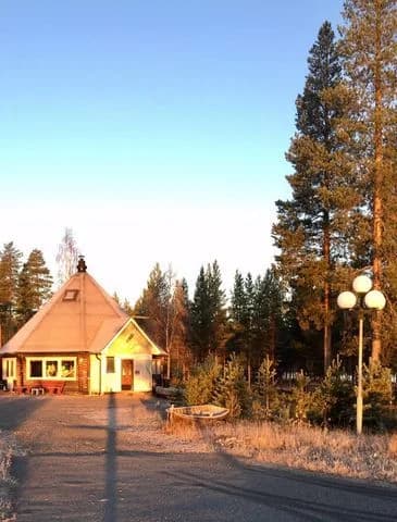 Upptäck Åskilje Camping i Gunnarn – en naturnära ställplats i Västerbotten. Perfekt för husbil/husvagn med fokus på fiske och vandring. Boka din vildmarksupplevelse!