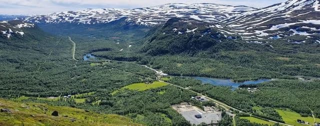 Modern ställplats & camping i Umfors vid Hemavan. Nära Vindelfjällen & Norge. Bastu, WiFi, fiske, vandring & vinteraktiviteter. Boka din fjällupplevelse!